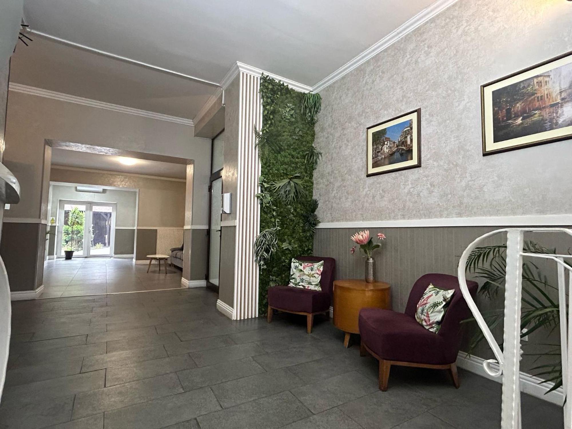 Carnival City Hotel Oradea Exterior foto